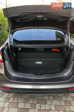 Седан Ford Fusion 2013 в 