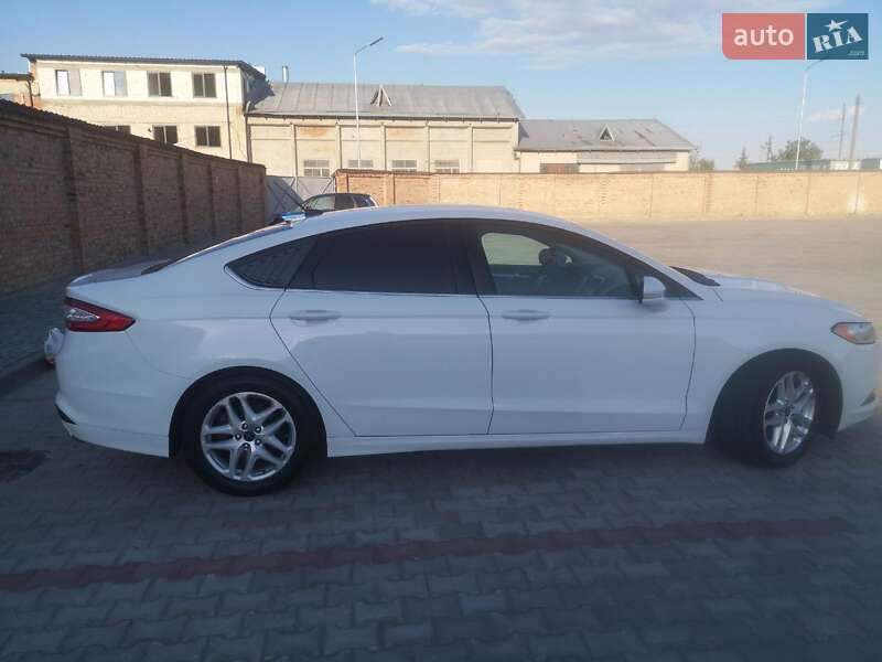 Седан Ford Fusion 2015 в Луцке