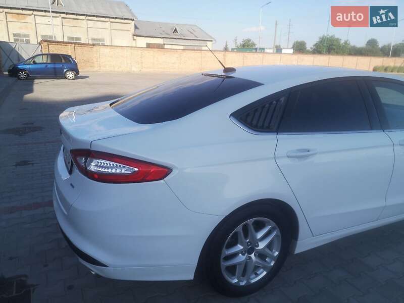 Седан Ford Fusion 2015 в Луцке