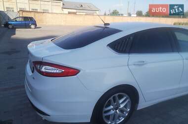 Седан Ford Fusion 2015 в 