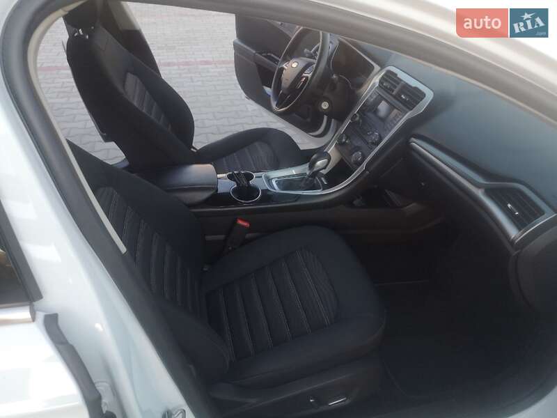 Седан Ford Fusion 2015 в Луцьку