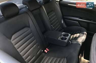 Седан Ford Fusion 2013 в 