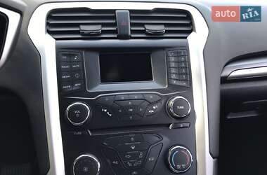 Седан Ford Fusion 2013 в 