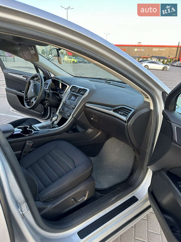 Седан Ford Fusion 2014 в Виннице