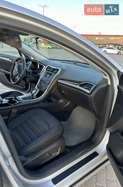 Седан Ford Fusion 2014 в 