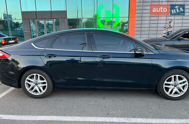 Седан Ford Fusion 2013 в 