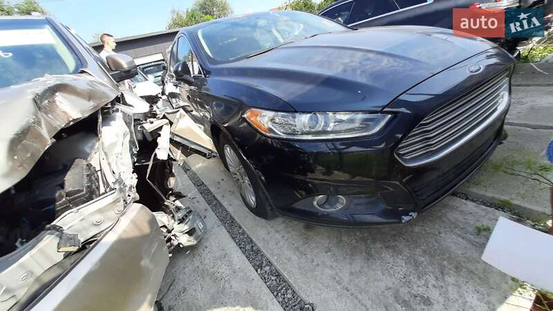 Седан Ford Fusion 2014 в Львове