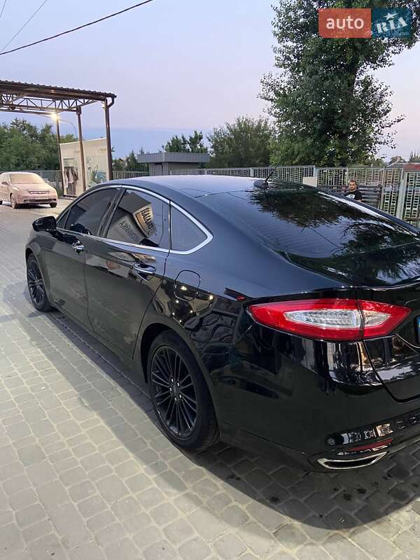 Седан Ford Fusion 2015 в Кременчуці