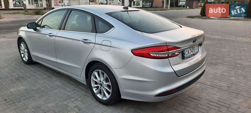 Седан Ford Fusion 2016 в Умані