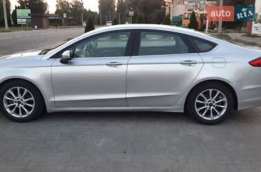 Седан Ford Fusion 2016 в Умані