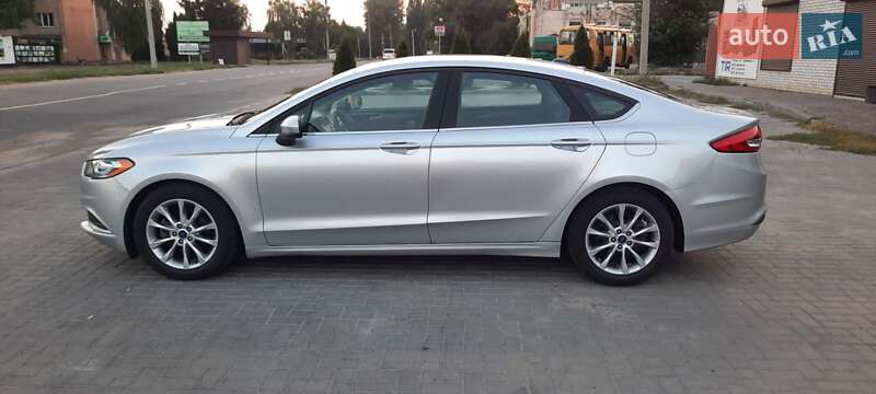 Седан Ford Fusion 2016 в Умані