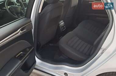 Седан Ford Fusion 2016 в Умані