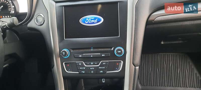 Седан Ford Fusion 2016 в Умані