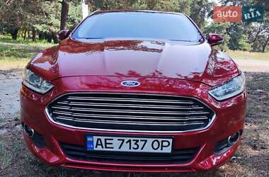 Седан Ford Fusion 2015 в 