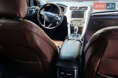Седан Ford Fusion 2015 в 