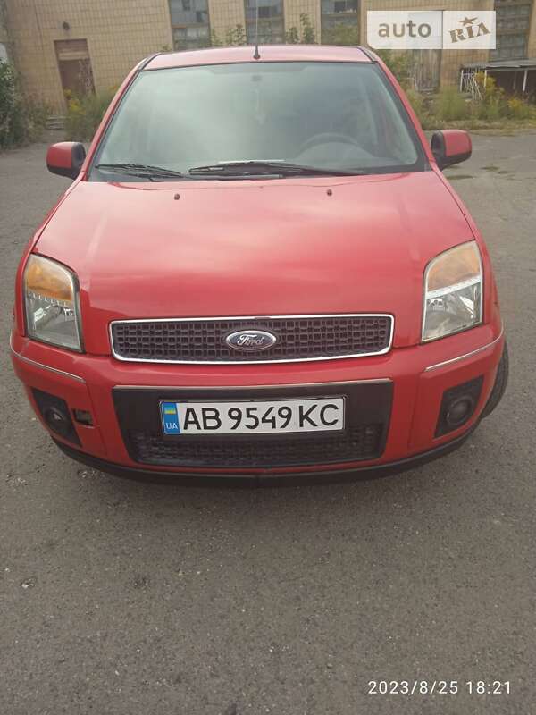 Хэтчбек Ford Fusion 2010 в Томашполе