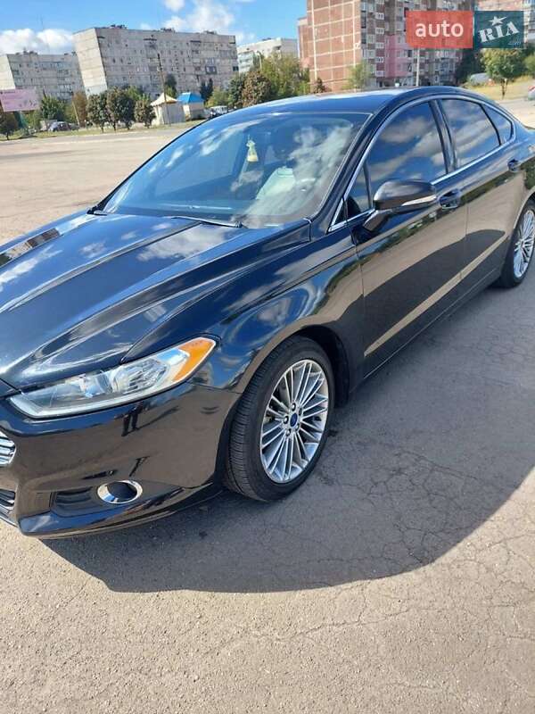 Седан Ford Fusion 2014 в Близнюках
