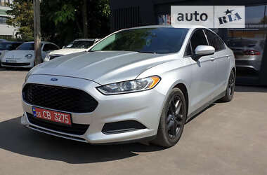 Седан Ford Fusion 2014 в Ужгороді