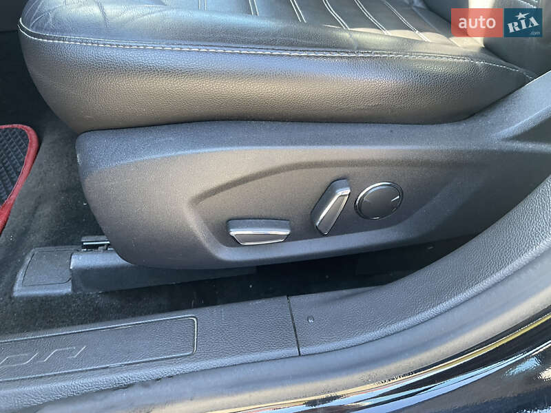 Седан Ford Fusion 2016 в Львове