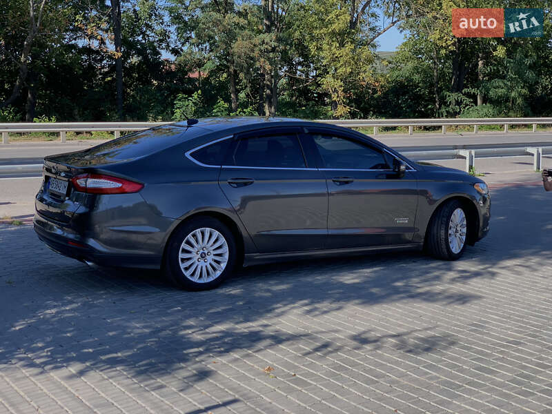 Седан Ford Fusion 2015 в Виннице