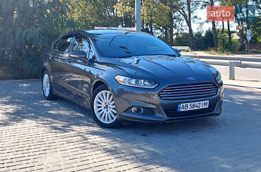 Седан Ford Fusion 2015 в 