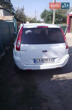 Хэтчбек Ford Fusion 2010 в 