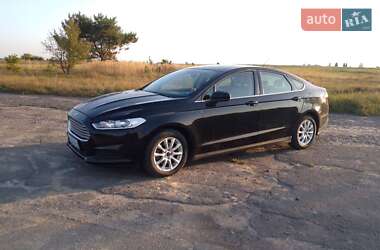 Седан Ford Fusion 2015 в Старій Вижівці