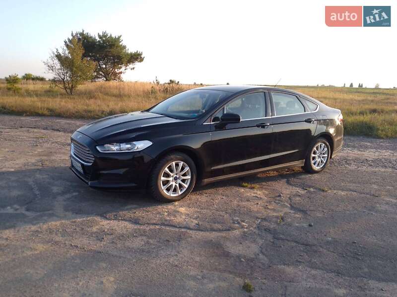 Седан Ford Fusion 2015 в Старій Вижівці
