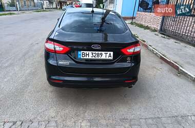 Седан Ford Fusion 2013 в 
