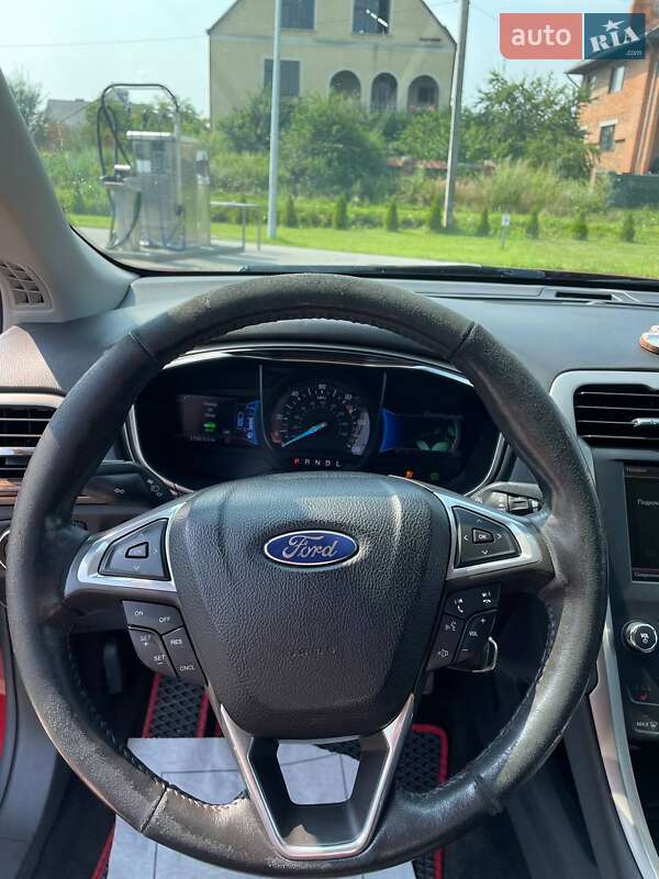 Седан Ford Fusion 2013 в Львове