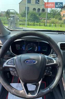 Седан Ford Fusion 2013 в 