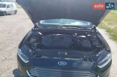 Седан Ford Fusion 2014 в 