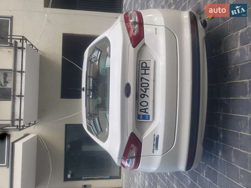 Седан Ford Fusion 2013 в Ужгороде