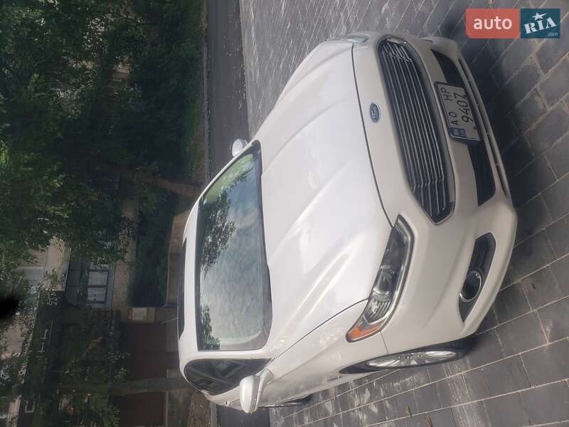 Седан Ford Fusion 2013 в Ужгороде