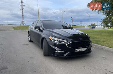 Седан Ford Fusion 2016 в 