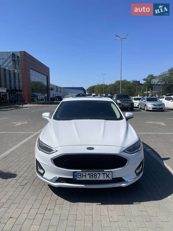 Седан Ford Fusion 2020 в 