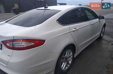 Седан Ford Fusion 2013 в 