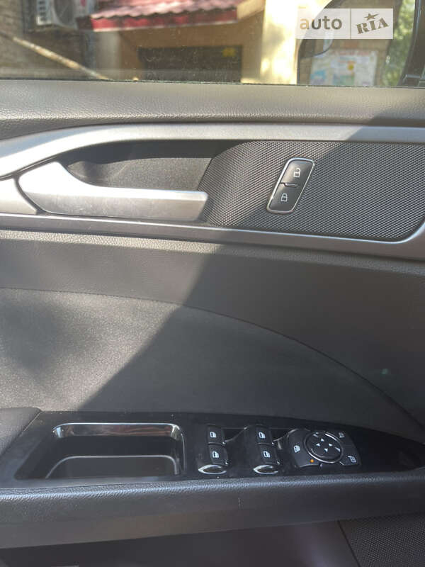 Седан Ford Fusion 2015 в Киеве фото 11 Седан Ford Fusion 2015 в Киеве