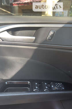 Седан Ford Fusion 2015 в 