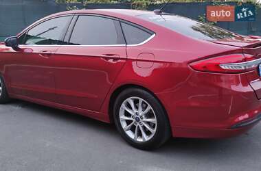 Седан Ford Fusion 2016 в 