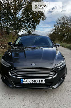 Седан Ford Fusion 2015 в 