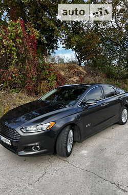 Седан Ford Fusion 2015 в Львові