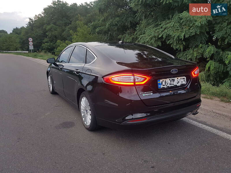 Седан Ford Fusion 2015 в Киеве