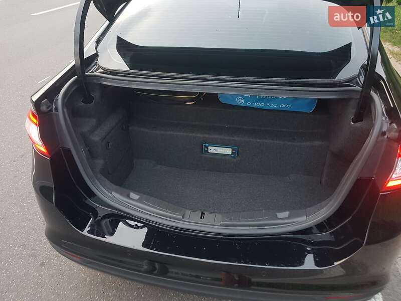 Седан Ford Fusion 2015 в Киеве