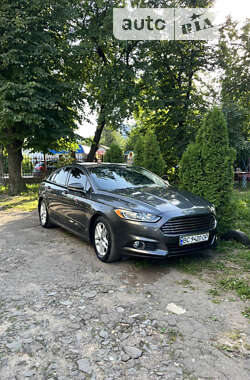 Седан Ford Fusion 2016 в 