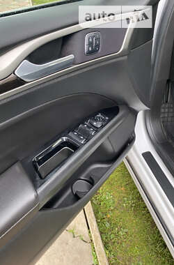Седан Ford Fusion 2014 в 