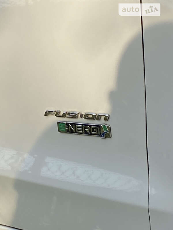 Седан Ford Fusion 2014 в Стрию