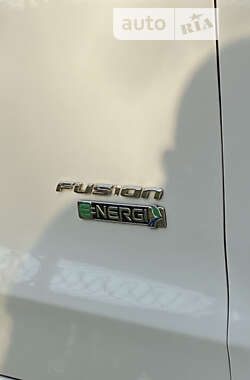 Седан Ford Fusion 2014 в 