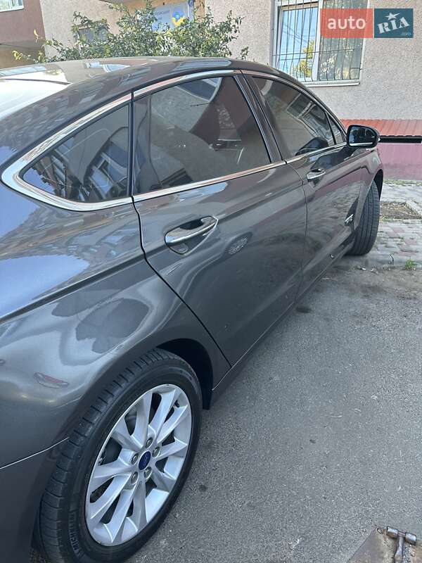 Седан Ford Fusion 2017 в Одесі