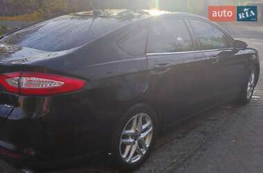 Седан Ford Fusion 2013 в 